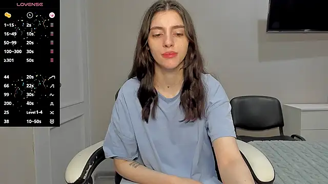 Snapshot of broosnica1 chatting on 11/13/25, 08:46 broosnica1 online show from 11/13/25, 08:46