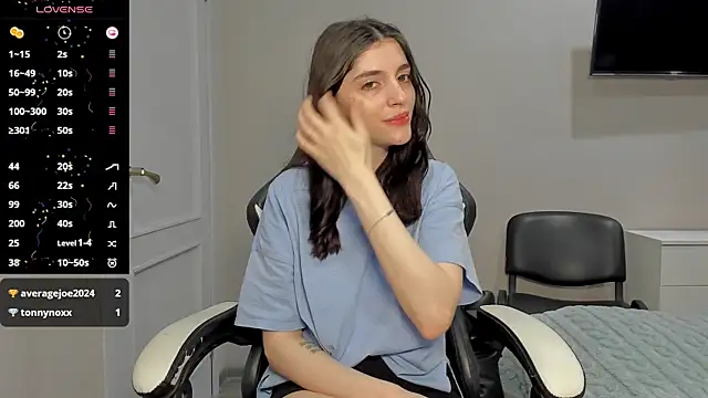 Snapshot of broosnica1 chatting on 11/14/25, 07:40 broosnica1 online show from 11/14/25, 07:40