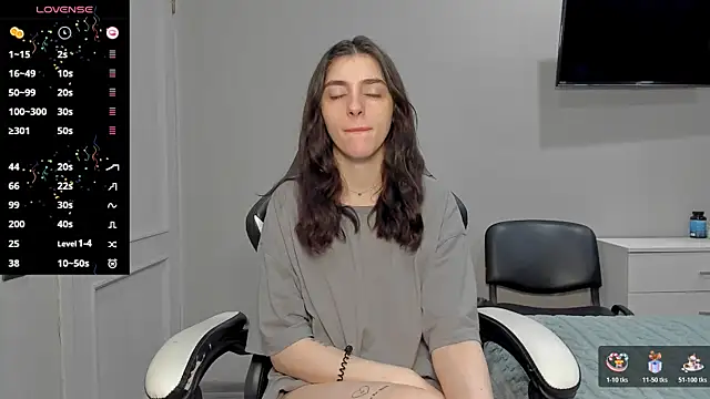 Snapshot of broosnica1 chatting on 11/18/25, 07:35 broosnica1 online show from 11/18/25, 07:35