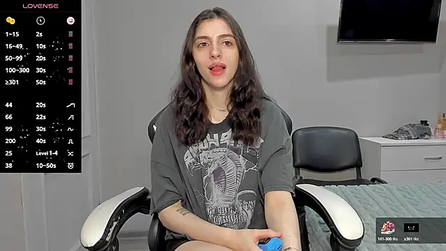 Snapshot of broosnica1 chatting on 11/21/25, 06:12 broosnica1 online show from 11/21/25, 06:12