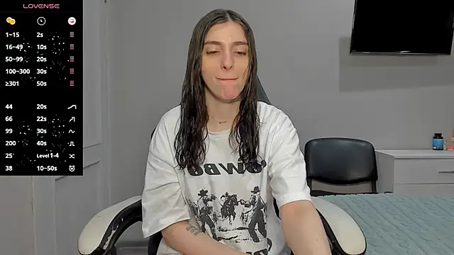 Snapshot of broosnica1 chatting on 11/25/25, 06:24 broosnica1 online show from 11/25/25, 06:24