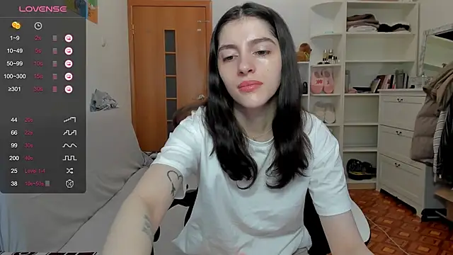broosnica1 online show from 04/25/26, 07:44