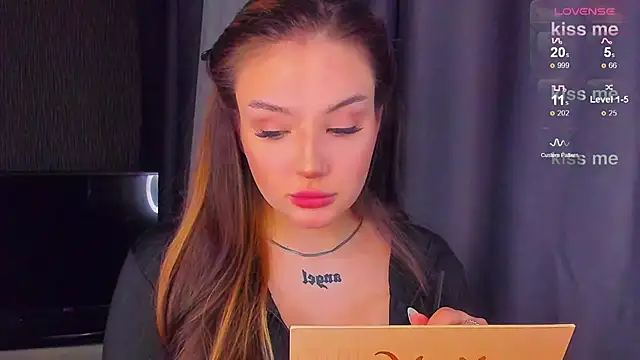 Snapshot of little_m0use chatting on 03/22/25, 01:41 little m0use online show from 03/22/25, 01:41