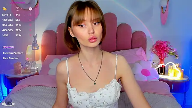 Snapshot of MaryLew chatting on 10/18/25, 05:21 MaryLew online show from 10/18/25, 05:21