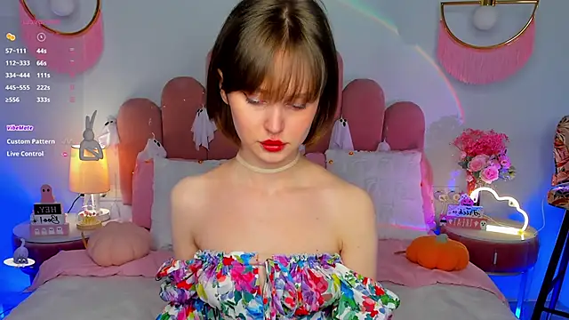 Snapshot of MaryLew chatting on 10/31/25, 07:31 MaryLew online show from 10/31/25, 07:31