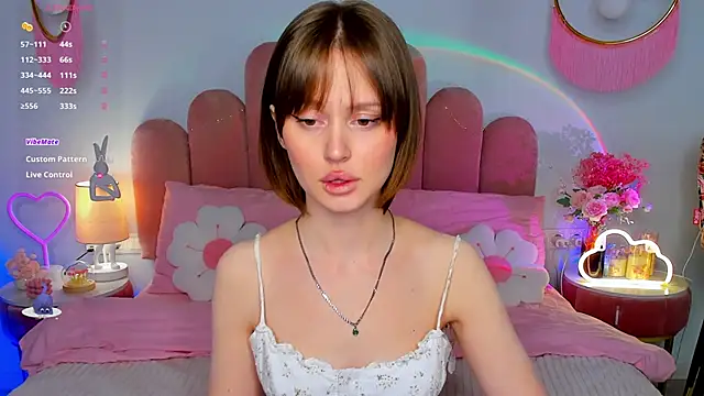 Snapshot of MaryLew chatting on 11/21/25, 06:34 MaryLew online show from 11/21/25, 06:34