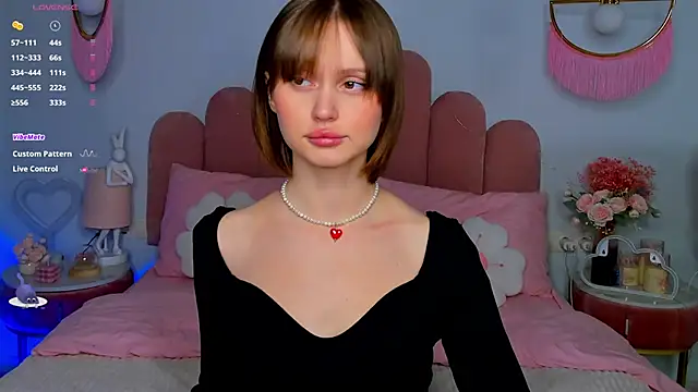 Snapshot of MaryLew chatting on 11/22/25, 06:12 MaryLew online show from 11/22/25, 06:12