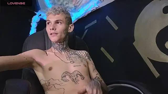 Stuart Boy  online show from 03/11/25, 07:04