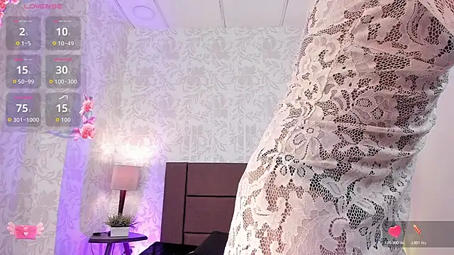 Snapshot of xenia_golden chatting on 10/21/25, 01:34 xenia golden online show from 10/21/25, 01:34