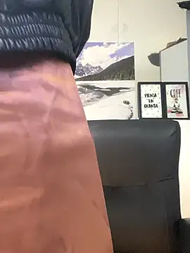 Snapshot of xenia_golden chatting on 11/29/25, 04:21 xenia golden online show from 11/29/25, 04:21