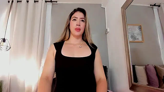  AlejaCruz  online show from 05/30/26, 07:33