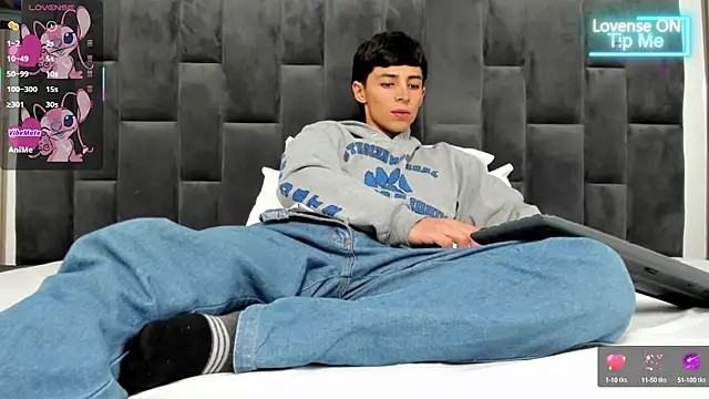 Adam Clay21 online show from 03/05/25, 01:06