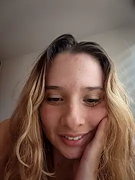 Snapshot of Sophy_Bunny chatting on 02/26/26, 07:24 Sophy Bunny online show from 02/26/26, 07:24
