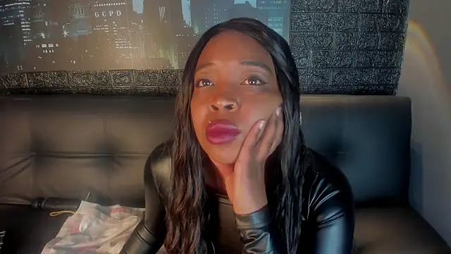 Charlotte  Brown  online show from 10/03/25, 01:41