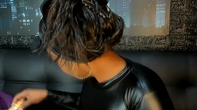 Charlotte  Brown  online show from 10/21/25, 11:44