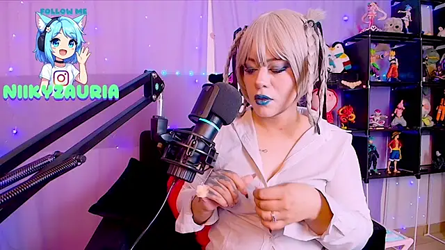 Snapshot of _niiky chatting on 11/07/25, 10:26 niiky online show from 11/07/25, 10:26