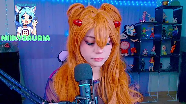 Snapshot of _niiky chatting on 11/12/25, 11:10 niiky online show from 11/12/25, 11:10