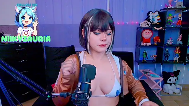 Snapshot of _niiky chatting on 11/18/25, 10:52 niiky online show from 11/18/25, 10:52