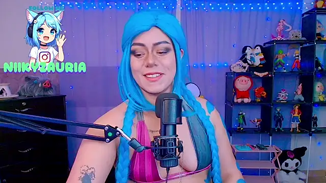 Snapshot of _niiky chatting on 11/20/25, 10:59 niiky online show from 11/20/25, 10:59