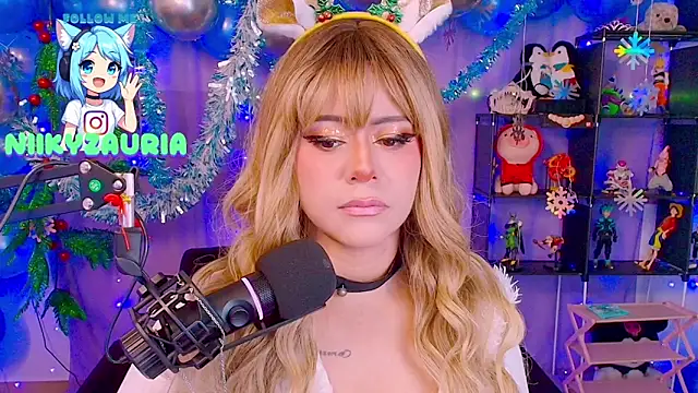 Snapshot of _niiky chatting on 12/15/25, 01:48 niiky online show from 12/15/25, 01:48