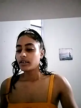 Snapshot of cleopatra-phaedra chatting on 10/31/25, 04:30 cleopatra-phaedra online show from 10/31/25, 04:30