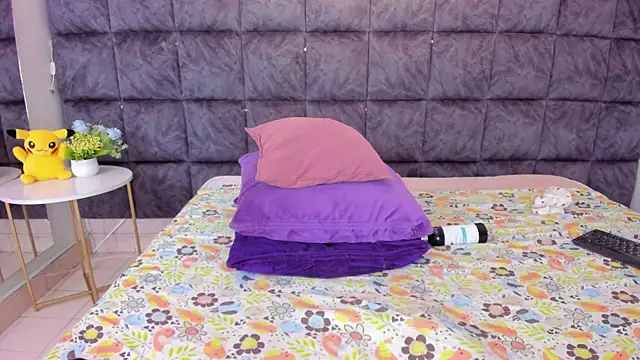 EmilyReevess online show from 03/11/25, 03:56