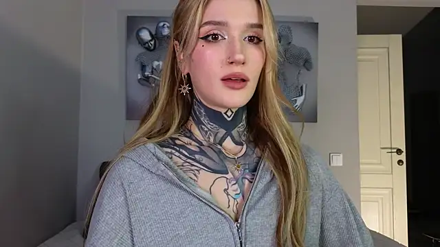 SophieInkk online show from 10/08/25, 11:35