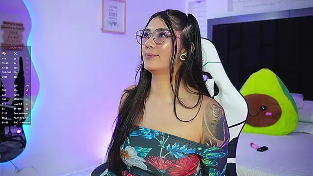 Snapshot of Marianamonroe_ chatting on 09/17/25, 06:53 Marianamonroe online show from 09/17/25, 06:53