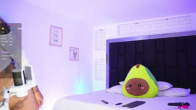 Snapshot of Marianamonroe_ chatting on 11/14/25, 07:01 Marianamonroe online show from 11/14/25, 07:01