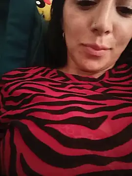 tiffani  love online show from 05/25/26, 06:47