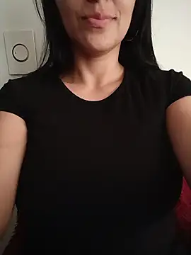 tiffani  love online show from 06/07/26, 05:49