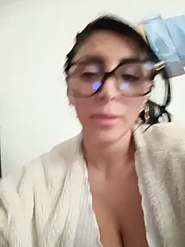 tiffani  love online show from 06/27/26, 06:57