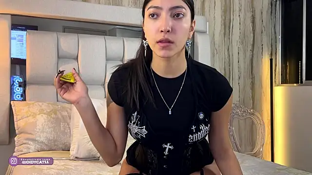 MarianaBranzz online show from 07/16/26, 02:17