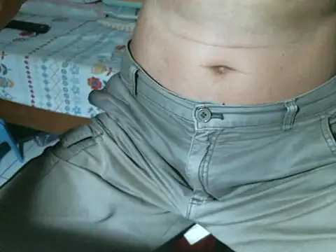 triangle0623 online show from 10/10/25, 10:03