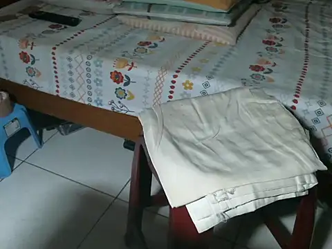 triangle0623 online show from 10/13/25, 10:15