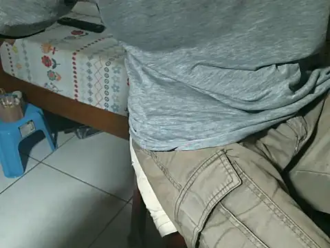 triangle0623 online show from 10/25/25, 09:39