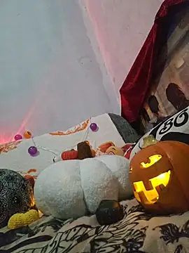 oxitocindi online show from 10/29/25, 11:39