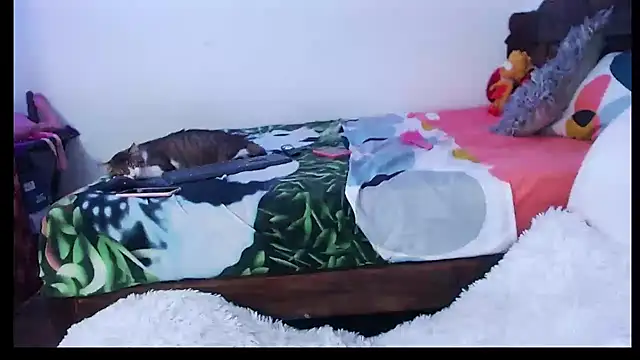 Snapshot of Candy-love87 chatting on 10/25/25, 02:30 Candy-love87 online show from 10/25/25, 02:30