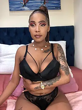 Snapshot of Nicole_Liam_ chatting on 09/20/25, 12:00 Nicole Liam  online show from 09/20/25, 12:00