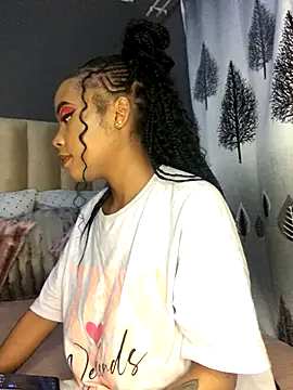 Snapshot of Nicole_Liam_ chatting on 09/30/25, 08:25 Nicole Liam  online show from 09/30/25, 08:25