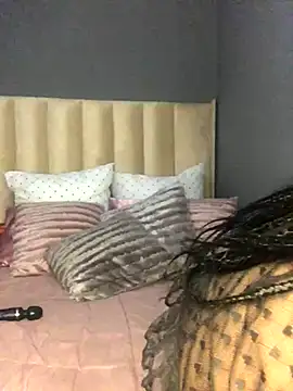 Snapshot of Nicole_Liam_ chatting on 10/04/25, 09:35 Nicole Liam  online show from 10/04/25, 09:35