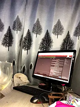 Snapshot of Nicole_Liam_ chatting on 10/11/25, 05:00 Nicole Liam  online show from 10/11/25, 05:00