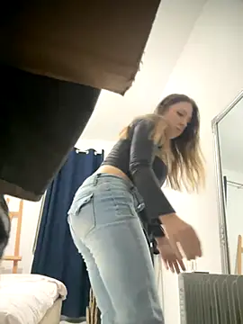 Snapshot of Sashabunny chatting on 10/15/25, 08:42 Sashabunny online show from 10/15/25, 08:42