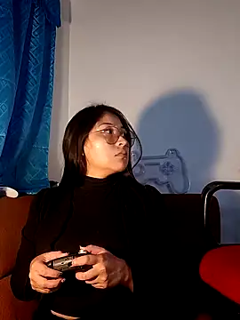 Snapshot of Caroll_Luna chatting on 12/15/24, 03:13 Caroll Luna online show from 12/15/24, 03:13