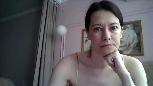 Snapshot of SunElizabeth chatting on 03/18/25, 03:42 SunElizabeth online show from 03/18/25, 03:42