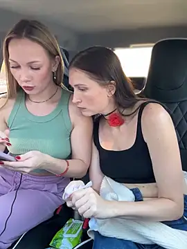 Snapshot of LavenderHot chatting on 10/14/25, 03:18 LavenderHot online show from 10/14/25, 03:18