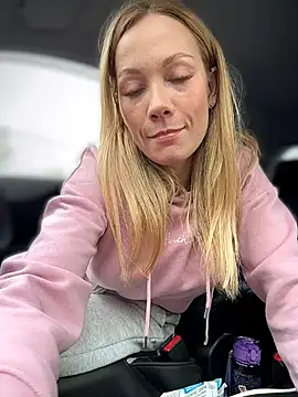 LavenderHot online show from 05/11/26, 01:33