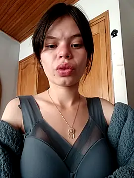 Snapshot of Violeta_12- chatting on 01/12/26, 06:57 Violeta 12- online show from 01/12/26, 06:57