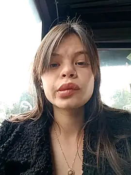 Snapshot of Violeta_12- chatting on 01/15/26, 02:32 Violeta 12- online show from 01/15/26, 02:32