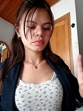 Snapshot of Violeta_12- chatting on 03/17/26, 07:28 Violeta 12- online show from 03/17/26, 07:28